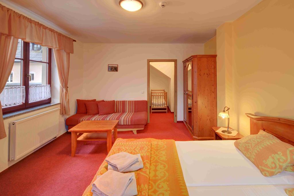 Hradni Basta Hotel เบชอฟ นาด เทอโพล ภายนอก รูปภาพ