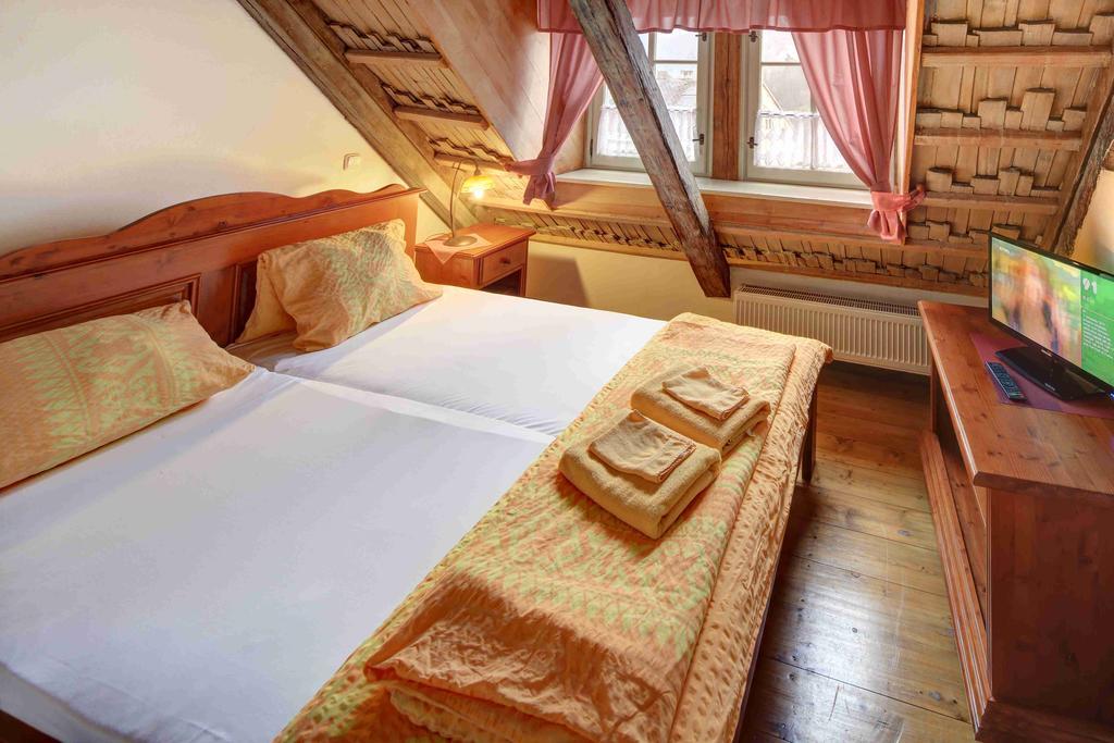 Hradni Basta Hotel เบชอฟ นาด เทอโพล ภายนอก รูปภาพ